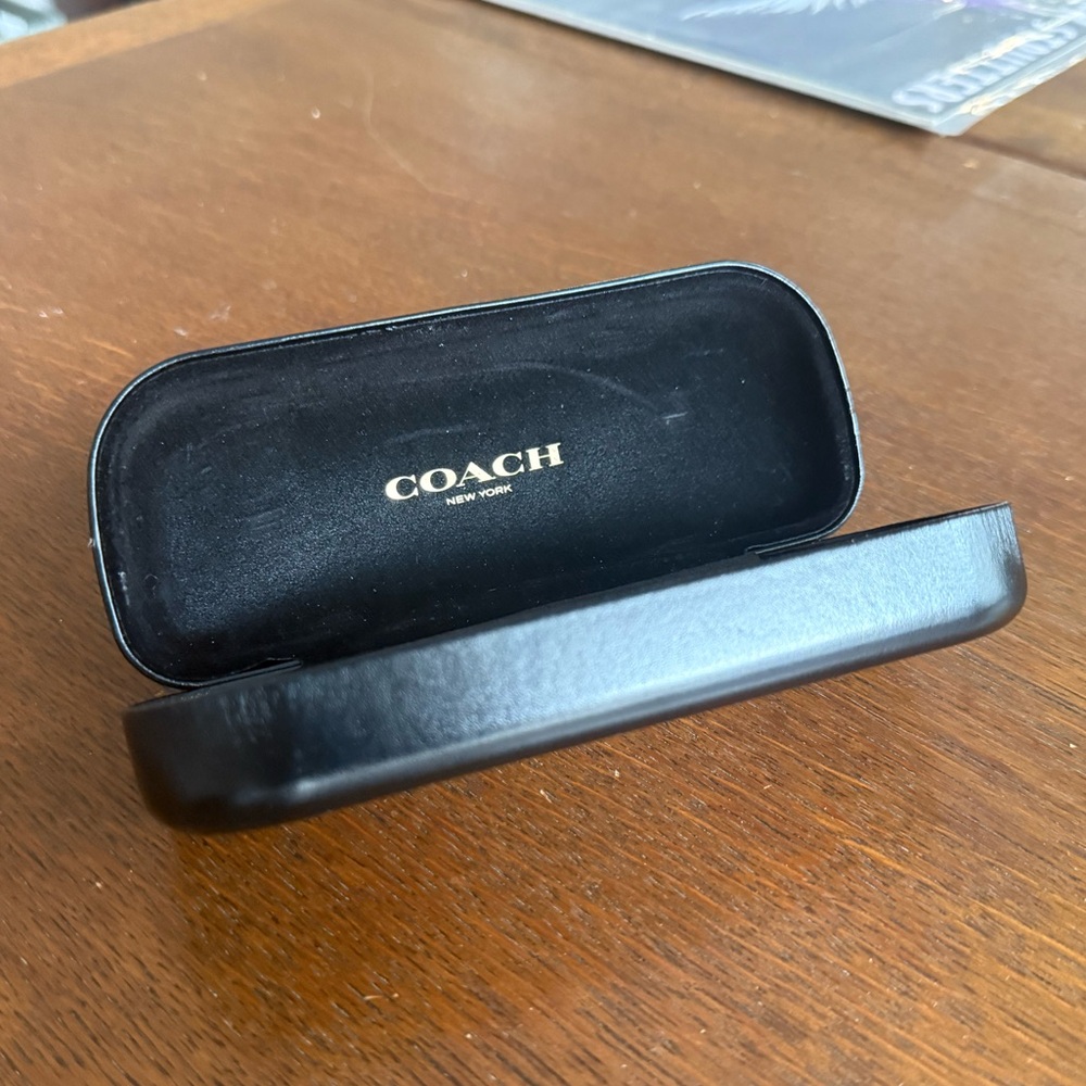 Coach sunglasses clamshell case - image 2